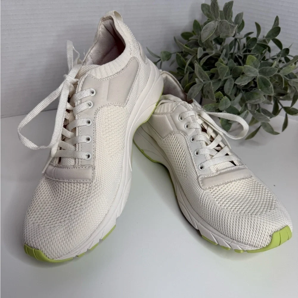Vionic Endure Women's Lace Up Arch Supportive Sneaker Size 10 Active/Streetwear